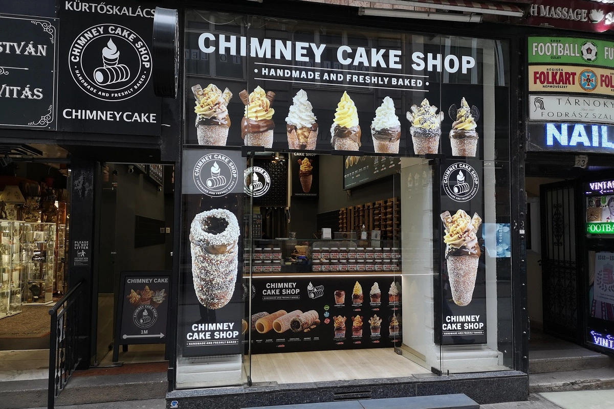 chimney cake shop in budapest travel guide