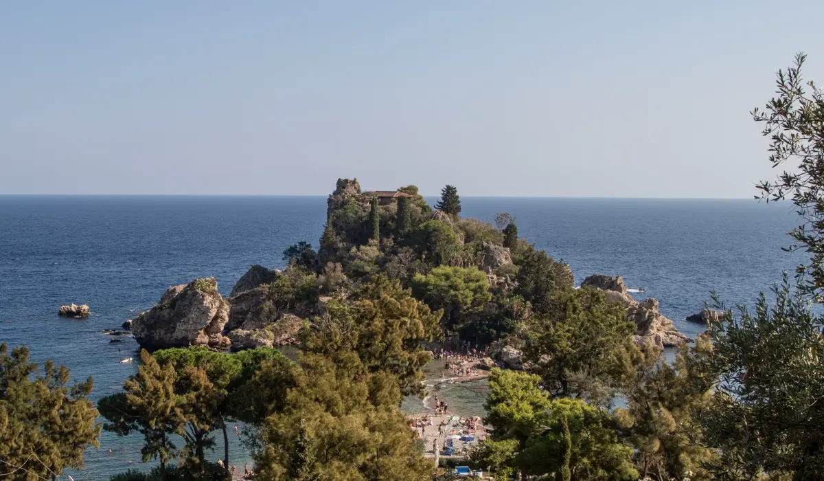 what to do in taormina isola bella